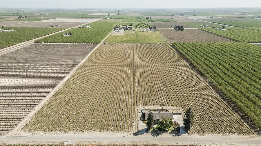 5290 N Bishop Avenue, Fresno, CA 93723 - #2