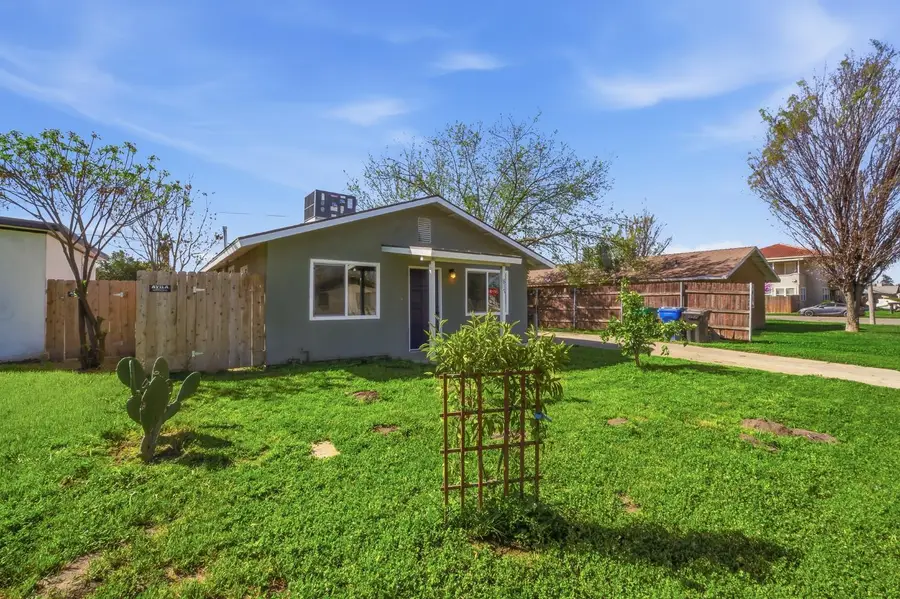 817 Hall Avenue, Corcoran, CA 93212 - #3