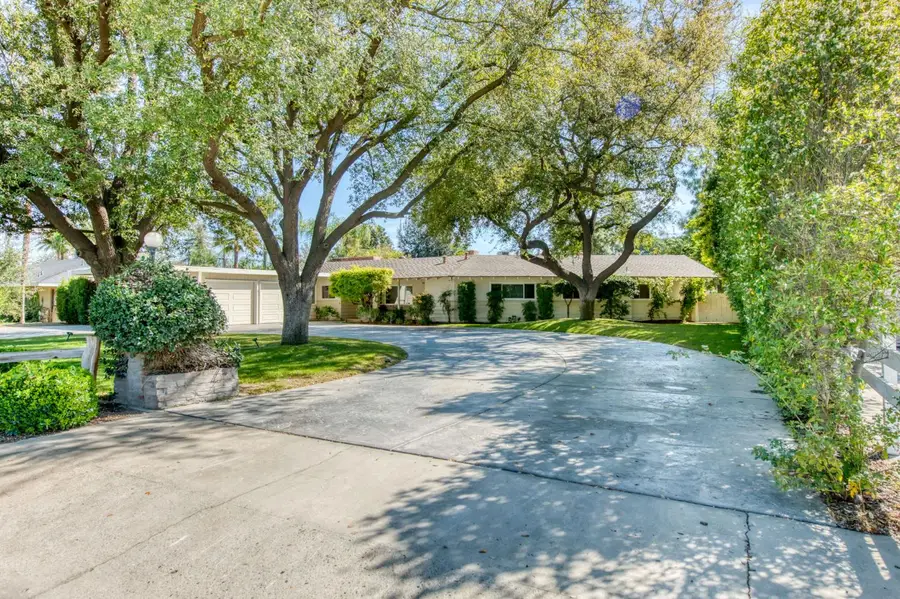 1449 W Barstow Avenue, Fresno, CA 93711 - #2