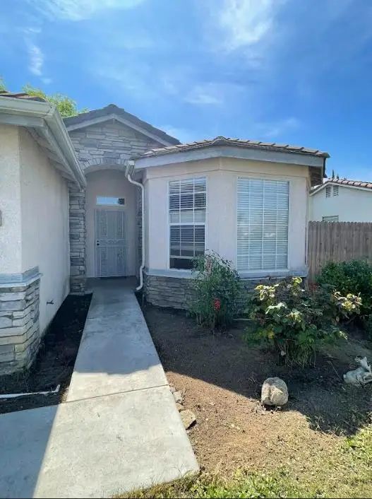 5718 E Burns Avenue, Fresno, CA 93727 - #2
