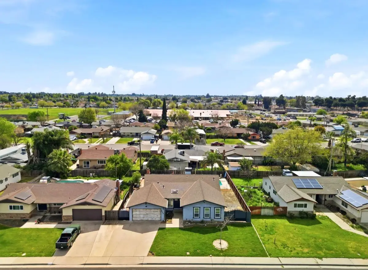 337 E Deodar Lane, Lemoore, CA 93245 - #1