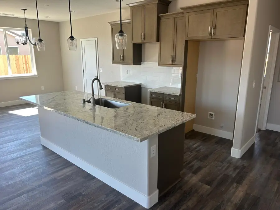 16161 West David Ave, Kerman, CA 93630 - #3