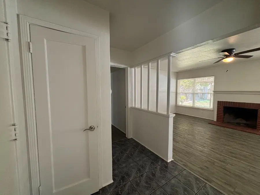 816 W Fedora Avenue, Fresno, CA 93705 - #3