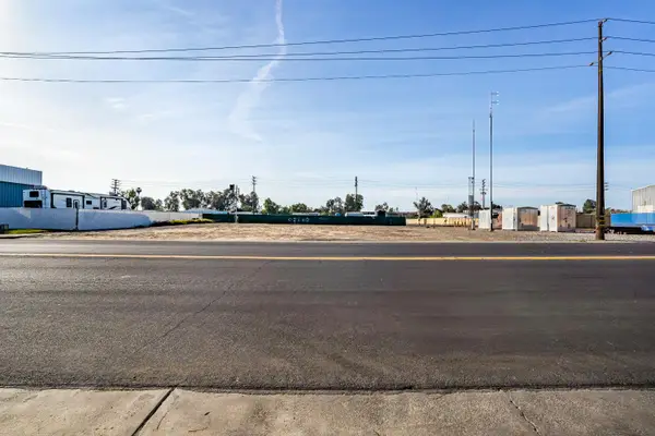 1 6th St, Hanford, CA 93230
