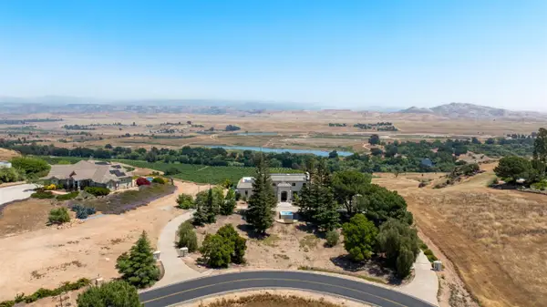 14215 Killarney Drive, Madera, CA 93636