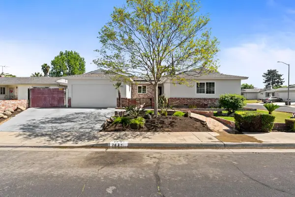 2627 Stanford Avenue, Clovis, CA 93611