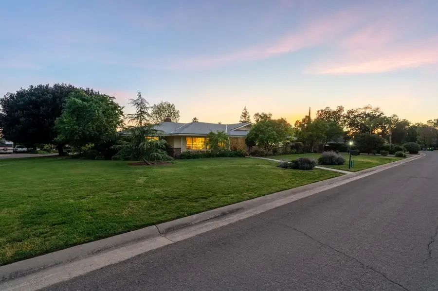 5890 E Dwight Way, Fresno, CA 93727 - #3