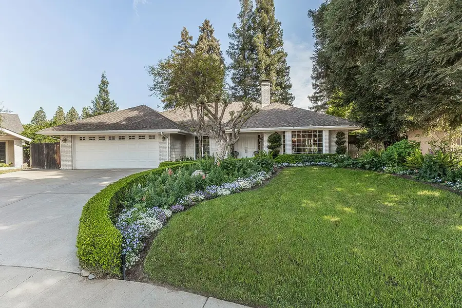 598 E Serena Avenue, Fresno, CA 93720 - #2