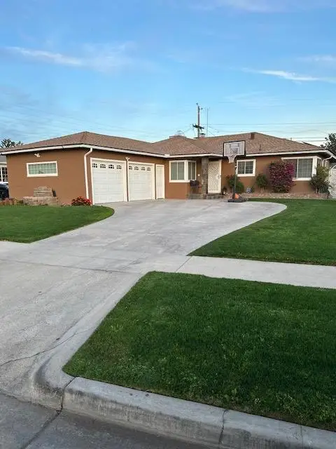 2936 N Spalding Avenue, Fresno, CA 93703 - #1