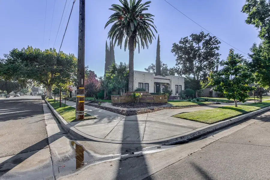 1064 N Poplar Avenue, Fresno, CA 93728 - #3