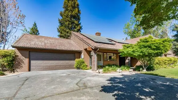 2063 W Barstow Avenue, Fresno, CA 93711