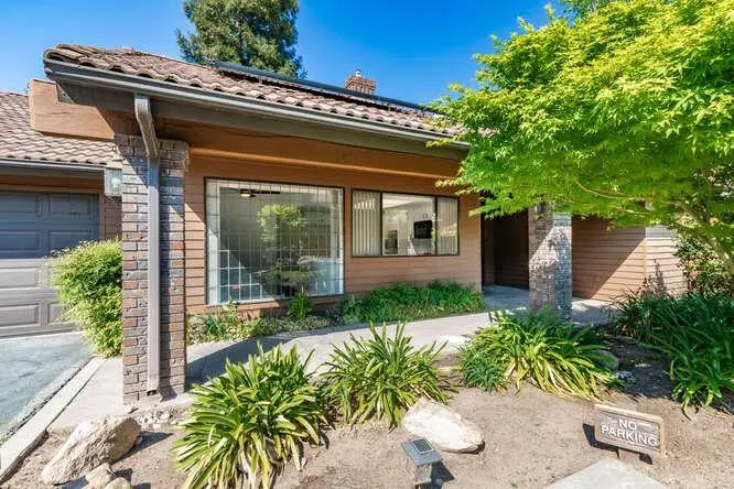 2063 W Barstow Avenue, Fresno, CA 93711 - #2