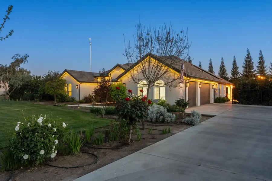 5675 Boston Ave, Kingsburg, CA 93631 - #3