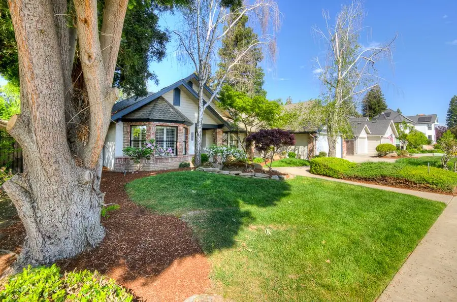 8315 N 4th Street, Fresno, CA 93720 - #3