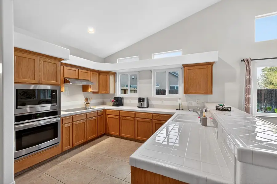 2995 E Pryor Drive, Fresno, CA 93720 - #2