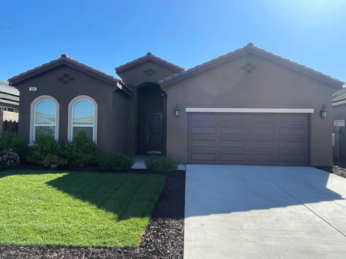 104 N Koleen Ave, Kerman, CA 93630 - #1