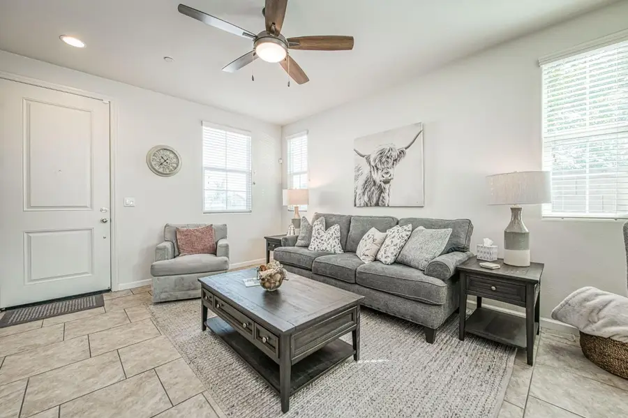 3752 Magnificent Way, Clovis, CA 93619 - #3