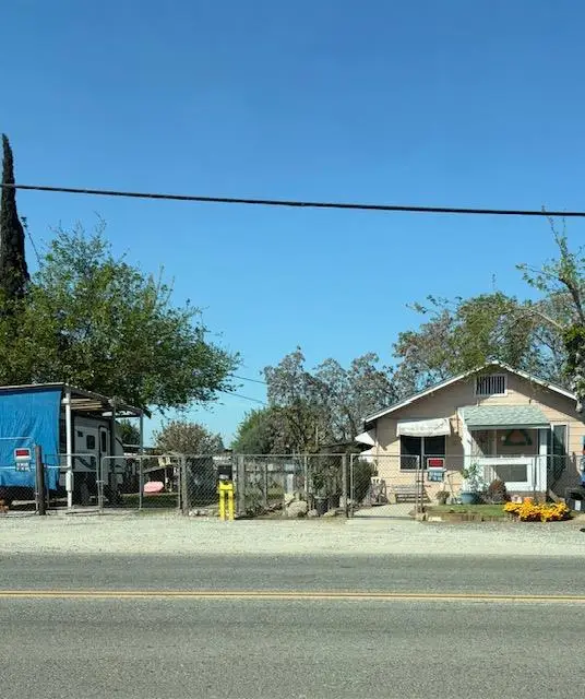 1107 N Hughes Avenue, Fresno, CA 93728