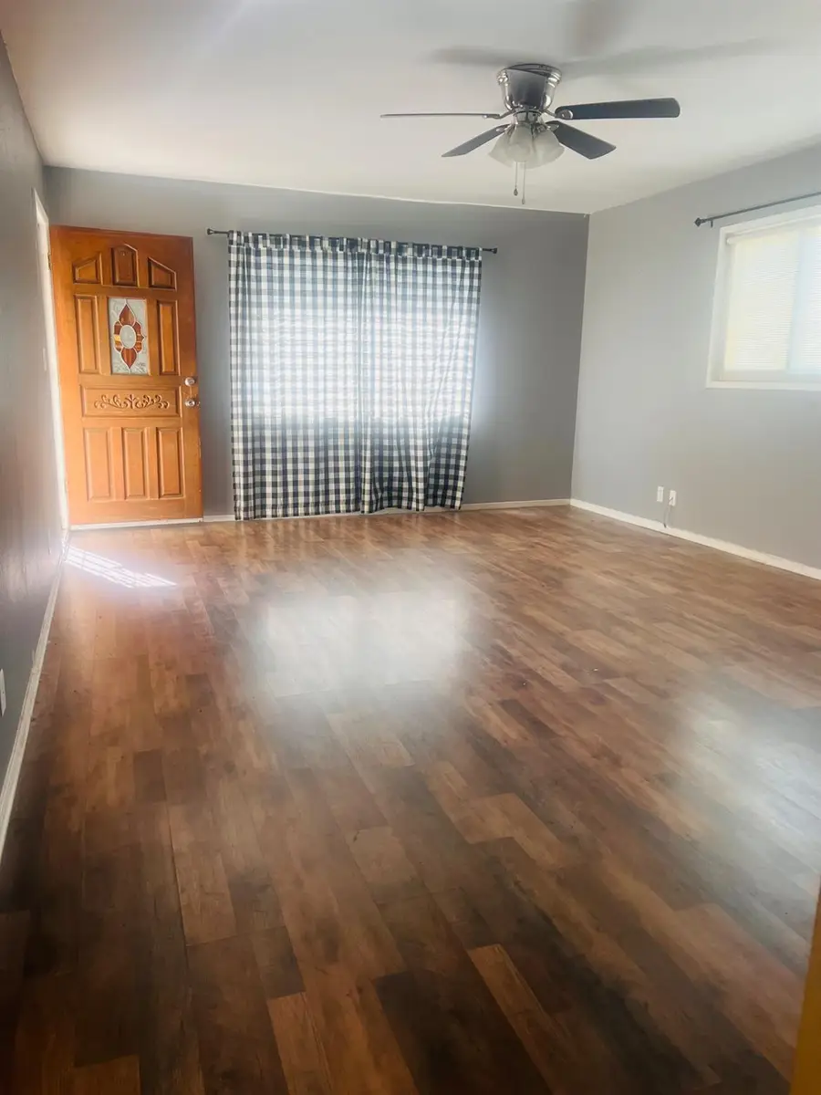 636 Newton, Dinuba, CA 93618 - #3