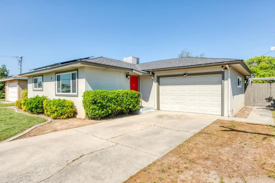 965 W Fairmont Avenue, Clovis, CA 93612 - #2