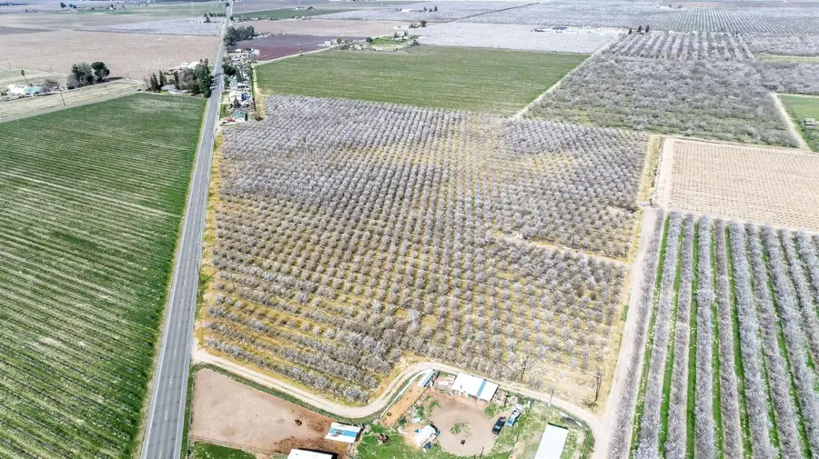 10690 S Henderson Road, Fresno, CA 93706 - #2