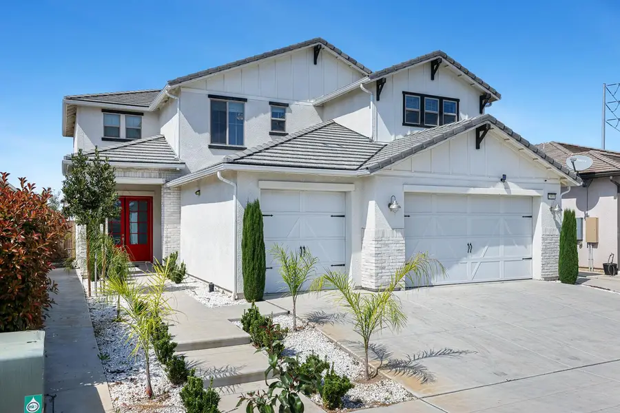 2833 N Armstrong Avenue, Fresno, CA 93727 - #2