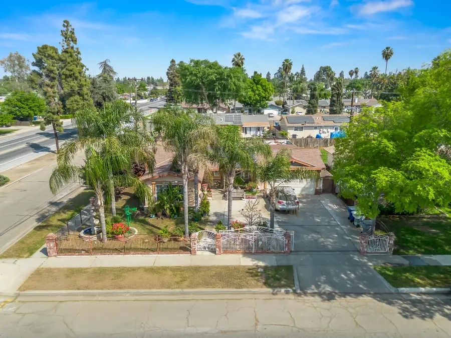 1413 S Whitney Avenue, Fresno, CA 93702 - #3
