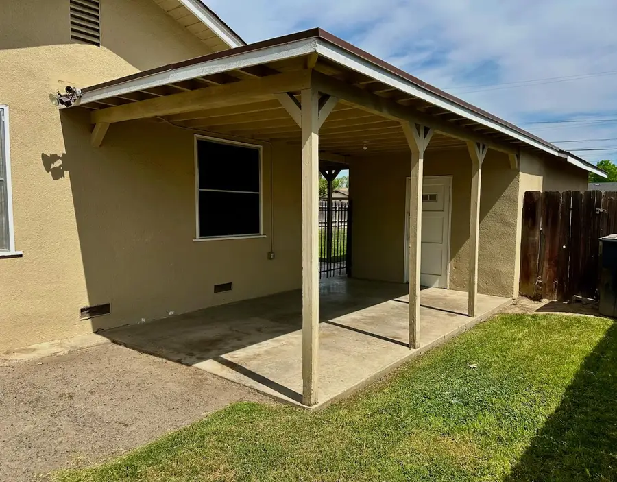 1319 N Richmond Avenue, Hanford, CA 93230 - #3