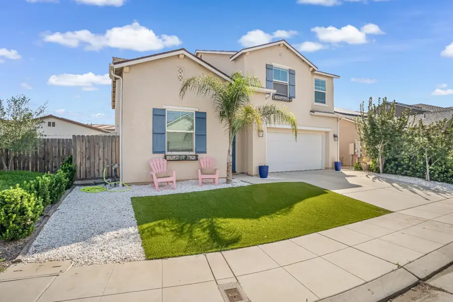637 Soledad Avenue, Clovis, CA 93619 - #2