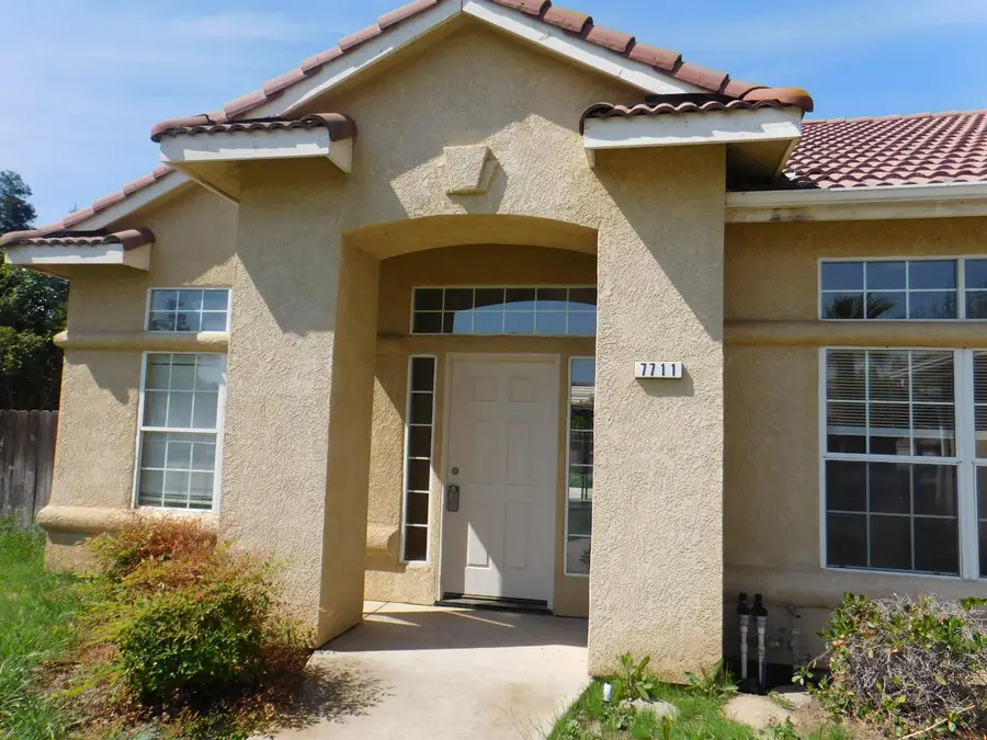 7711 Ivanho Avenue, Fresno, CA 93722 - #3