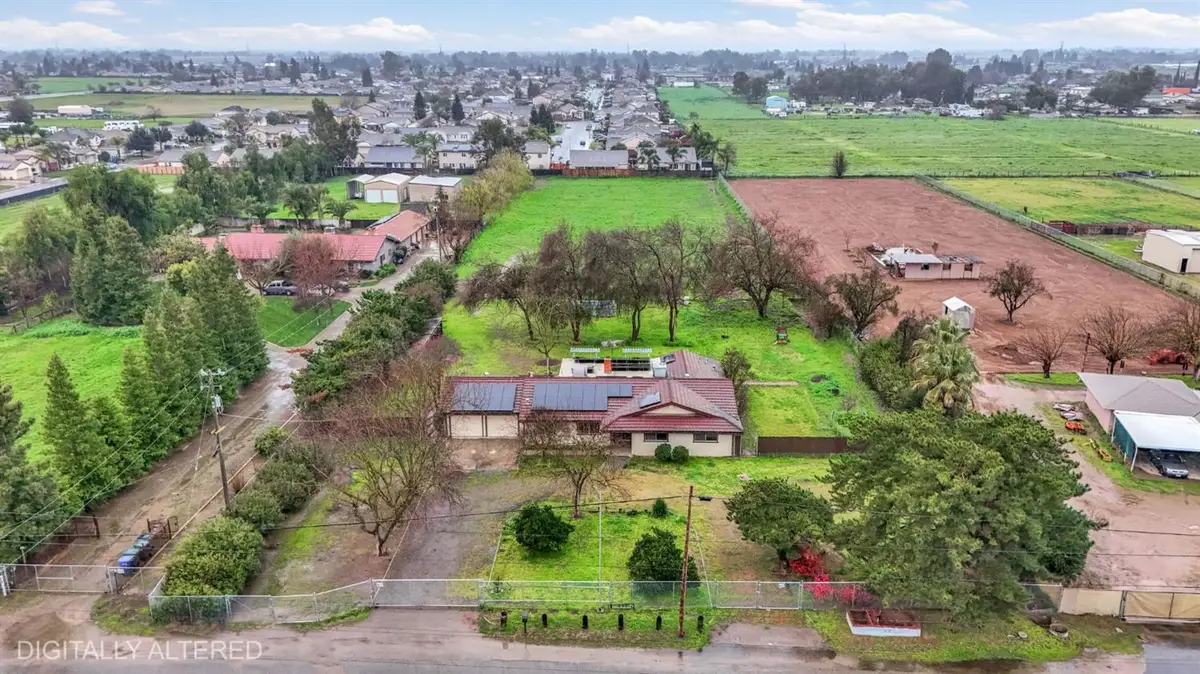 2203 N Cornelia Avenue, Fresno, CA 93722 - #1