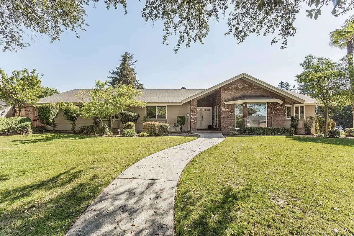 5236 N Pleasant Avenue, Fresno, CA 93711 - #1