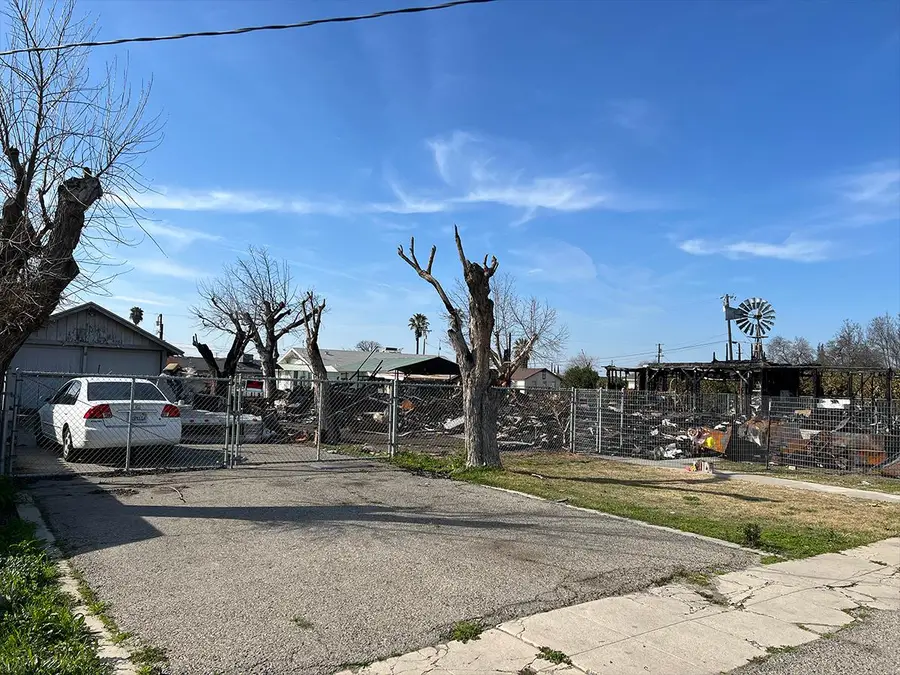 20827 S Valentine Avenue, Riverdale, CA 93656 - #2