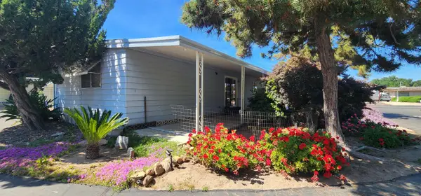 1300 W Olson Avenue #SPC 6, Reedley, CA 93654