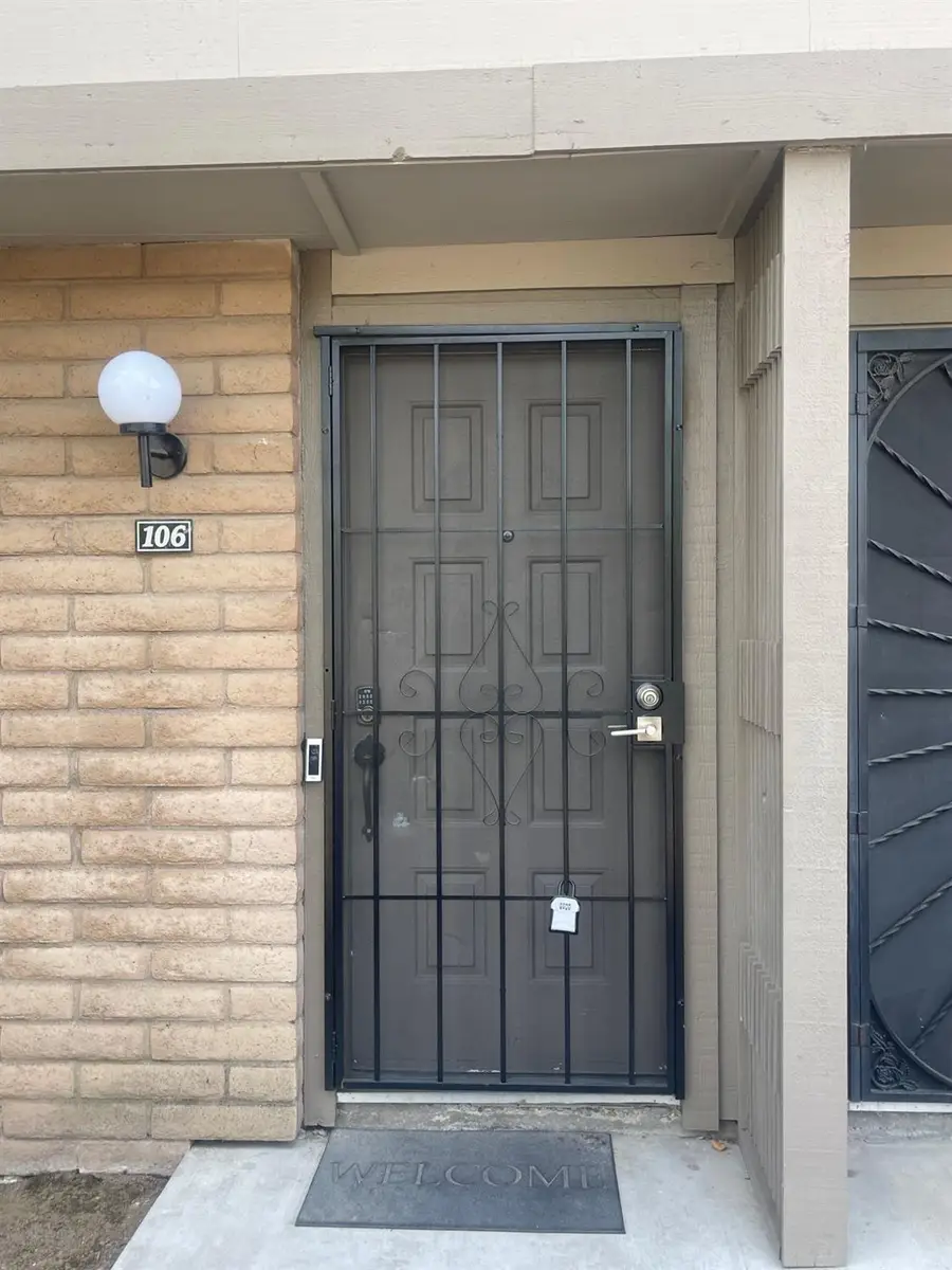 4676 E Alamos Avenue #106, Fresno, CA 93726 - #2