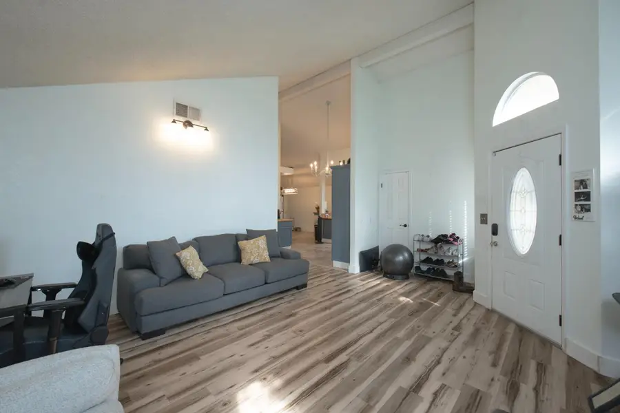 2609 N Hanover Avenue, Fresno, CA 93722 - #3