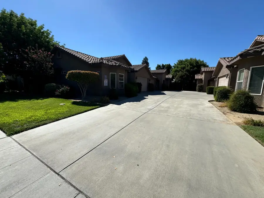 4713 W Clinton Avenue #101, Fresno, CA 93722 - #3