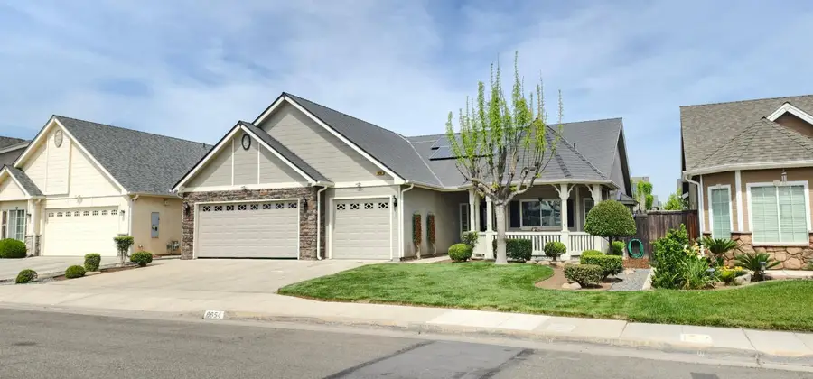 6654 E Liberty Avenue E, Fresno, CA 93727 - #2