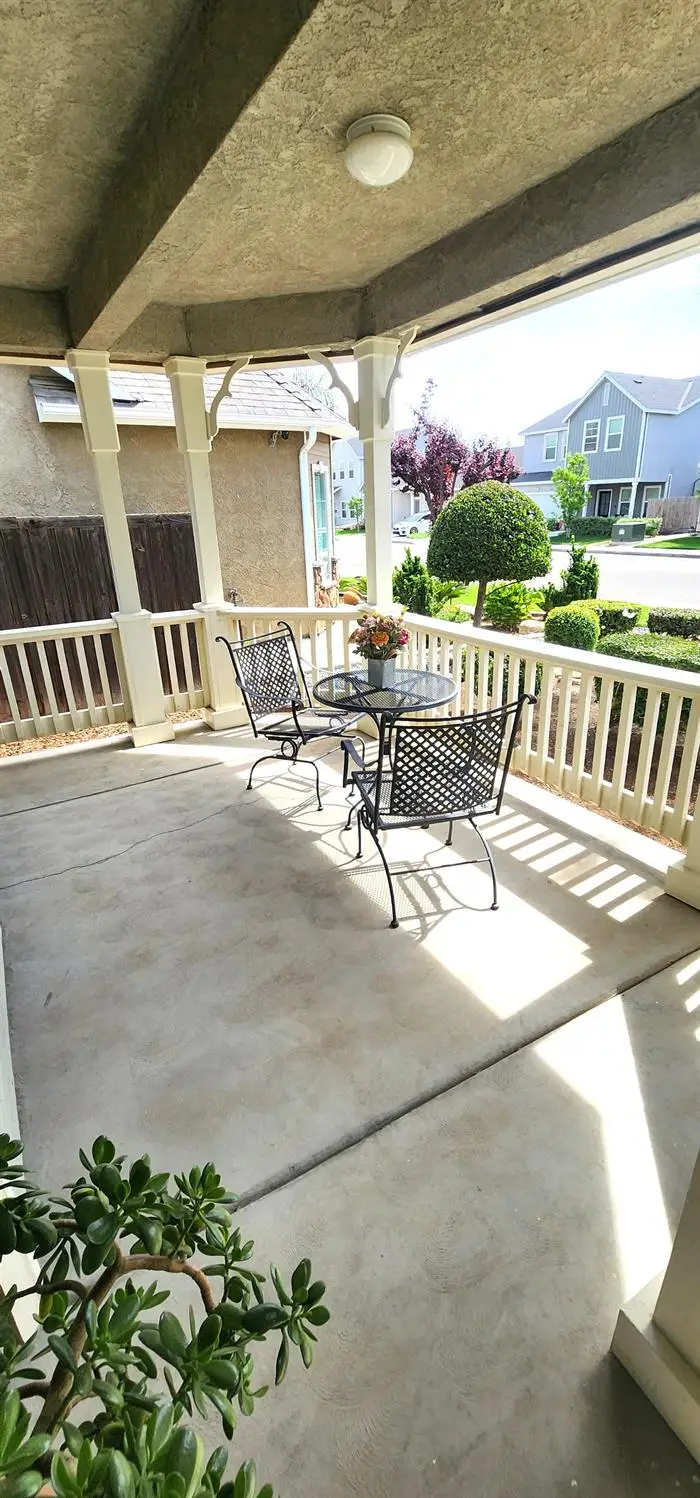 6654 E Liberty Avenue E, Fresno, CA 93727 - #3
