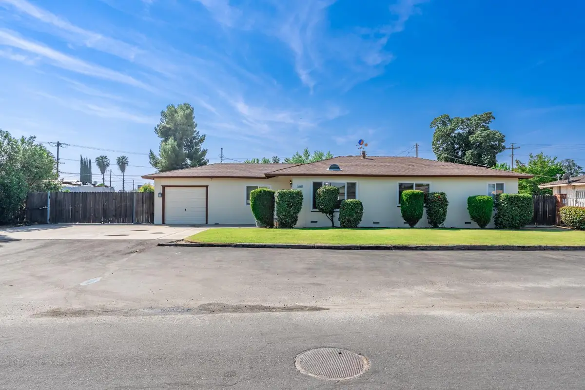 5582 E Swift Avenue, Fresno, CA 93727 - #1