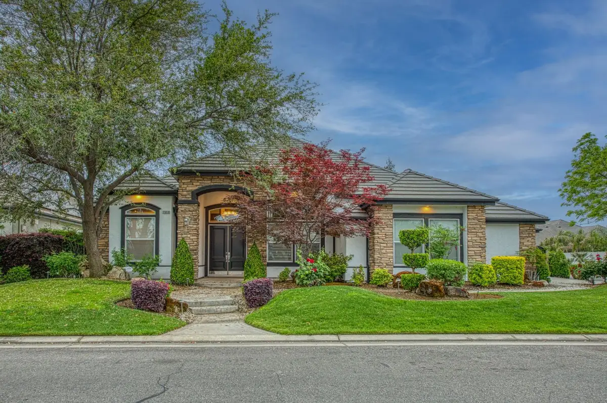 1553 E Golden Valley Way, Fresno, CA 93730 - #1