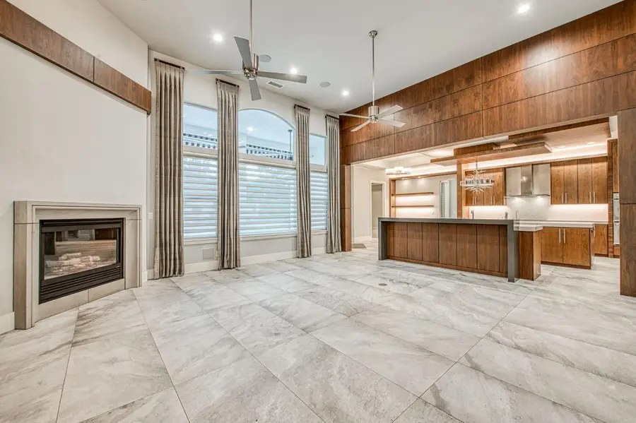 1553 E Golden Valley Way, Fresno, CA 93730 - #2