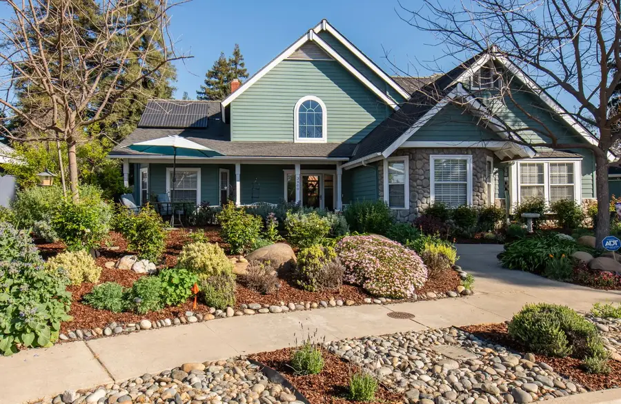 3900 W Allen Court, Visalia, CA 93291 - #2