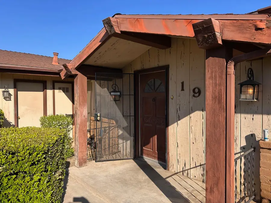 1922 N Dearing Avenue, Fresno, CA 93703 - #2