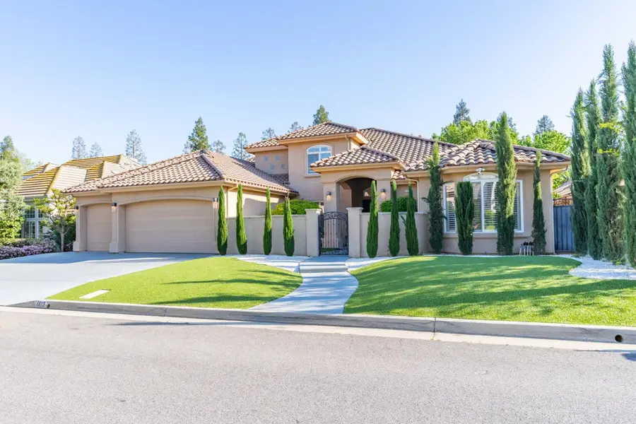 1103 E Newhall Drive, Fresno, CA 93720 - #3