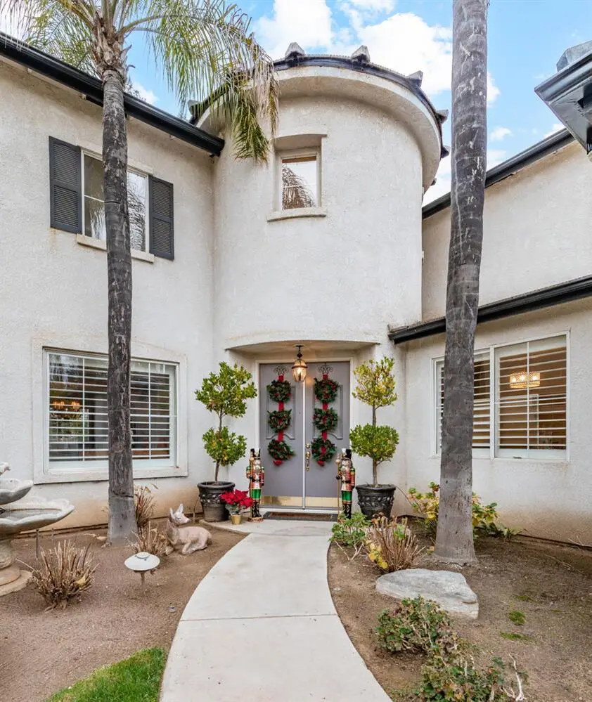 2170 W Beechwood Avenue, Fresno, CA 93711 - #2