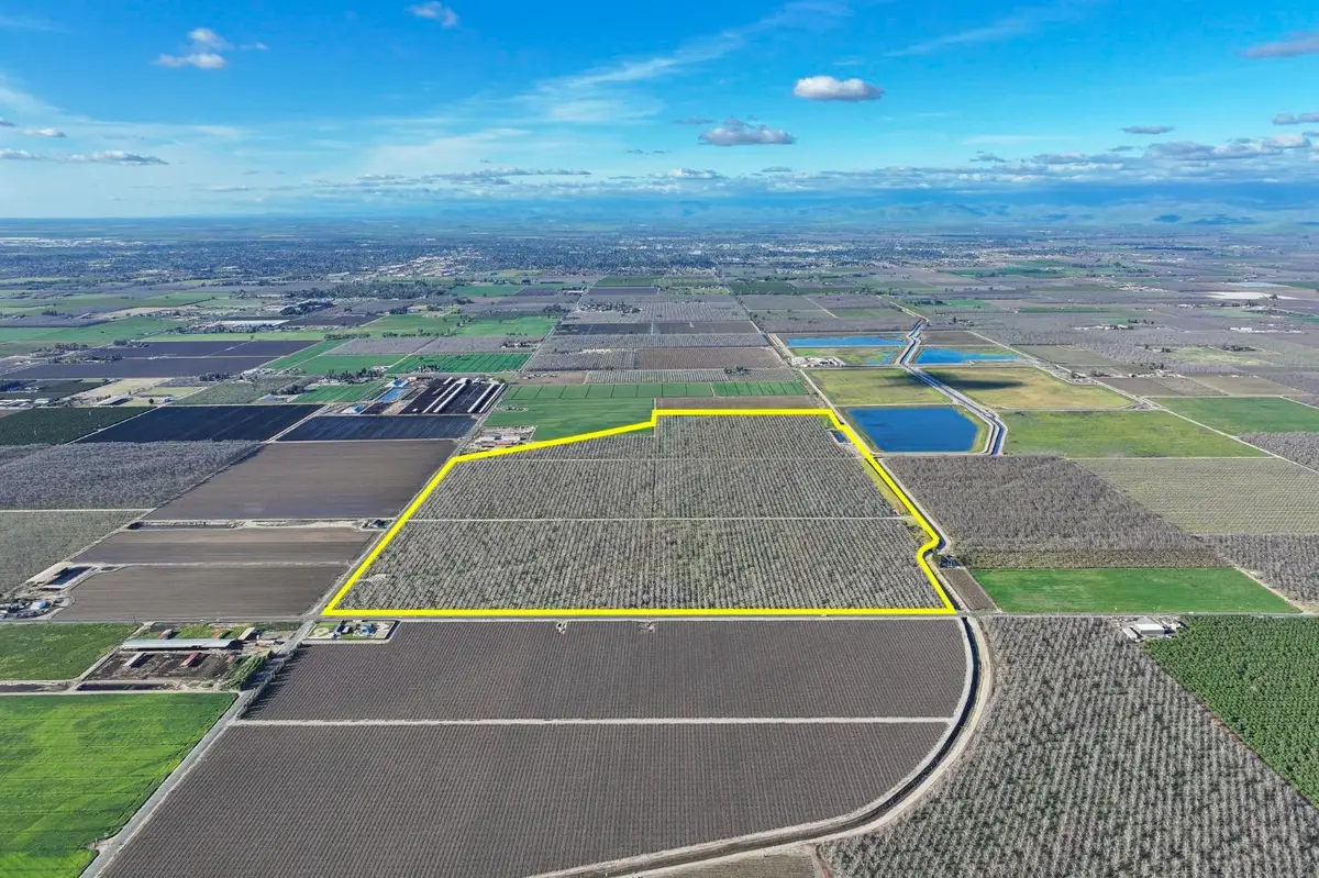 3012 N Oakmore Street, Tulare, CA 93274 - #1