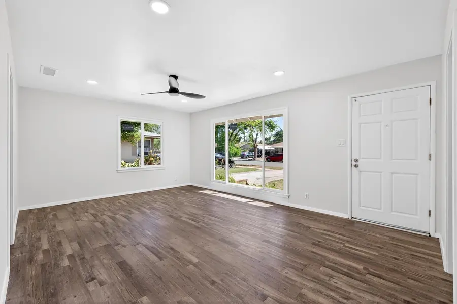1812 W Bellaire Way, Fresno, CA 93705 - #3