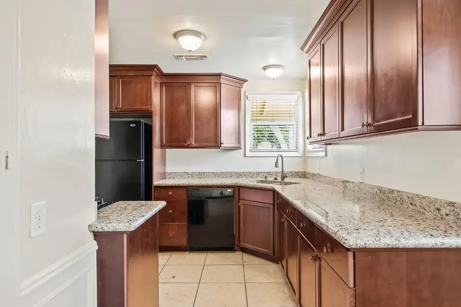 3411 N Wishon Avenue, Fresno, CA 93704 - #3