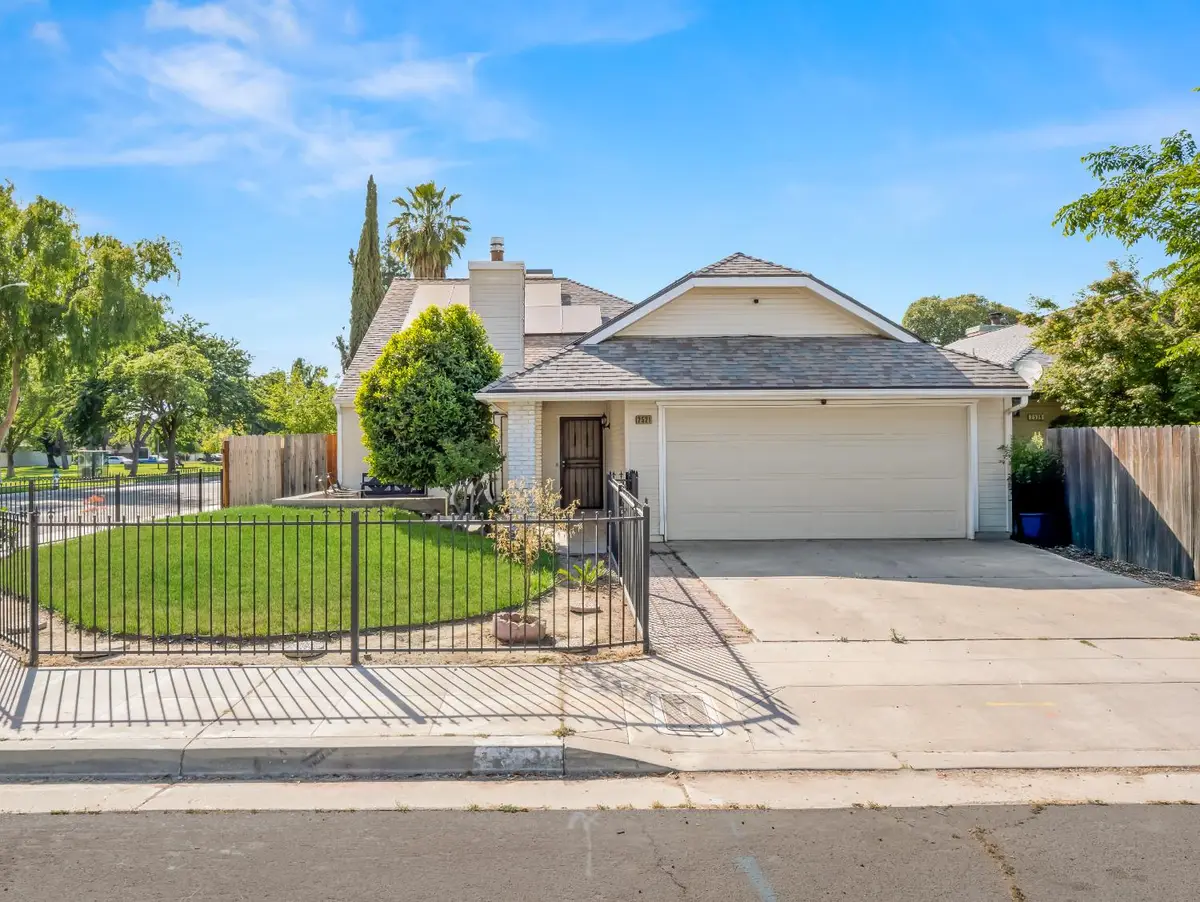2521 N Selland Avenue, Fresno, CA 93722 - #1